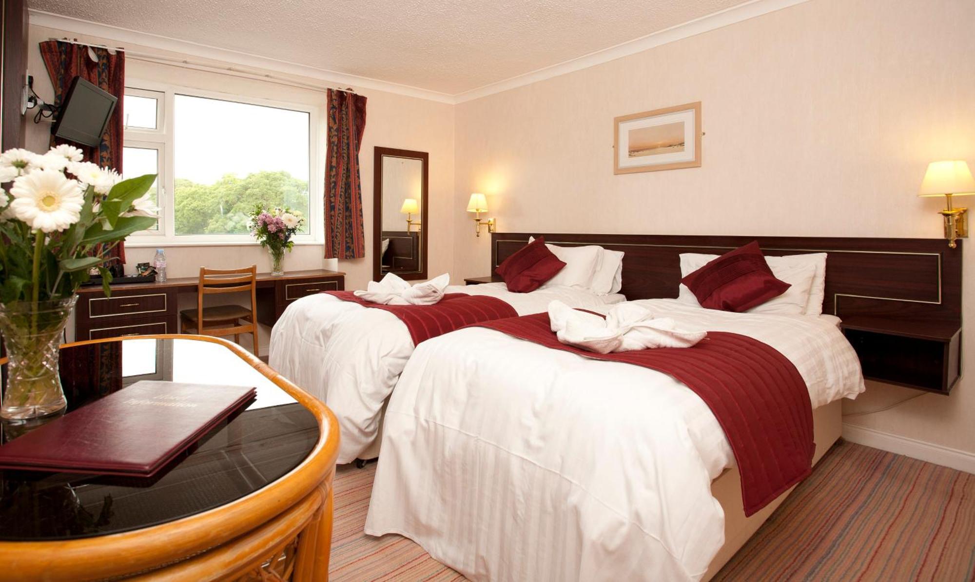 Denewood Hotel Bournemouth Kültér fotó